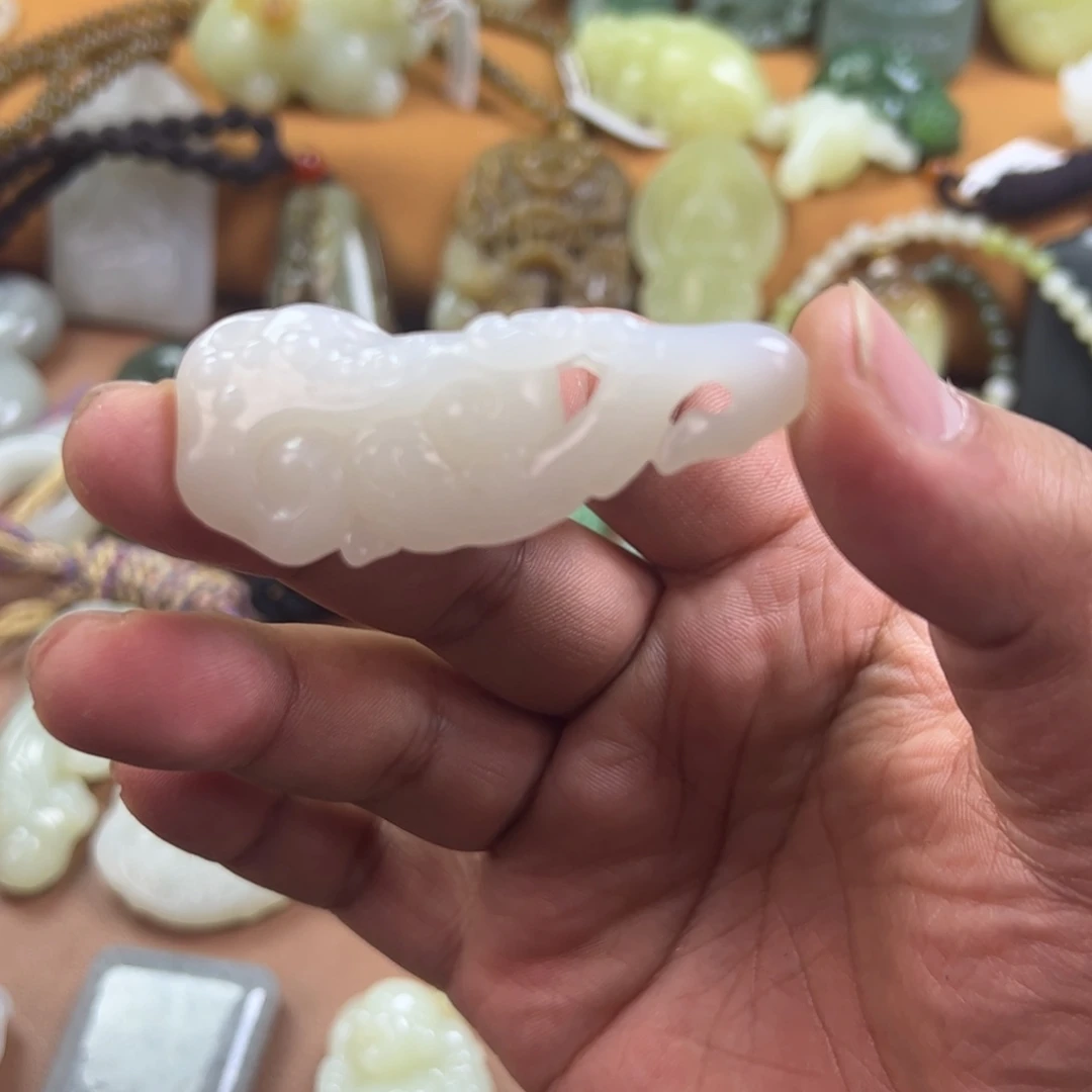 和田玉未镶嵌颈饰