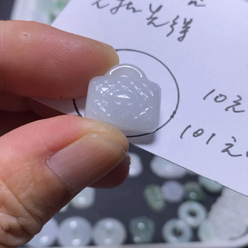 【闪购商品】吊坠(不含链)未镶嵌翡翠