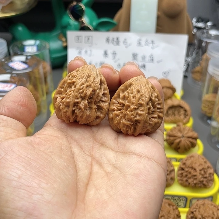 把件文玩核桃016号，34尺全品暴雪三角桩