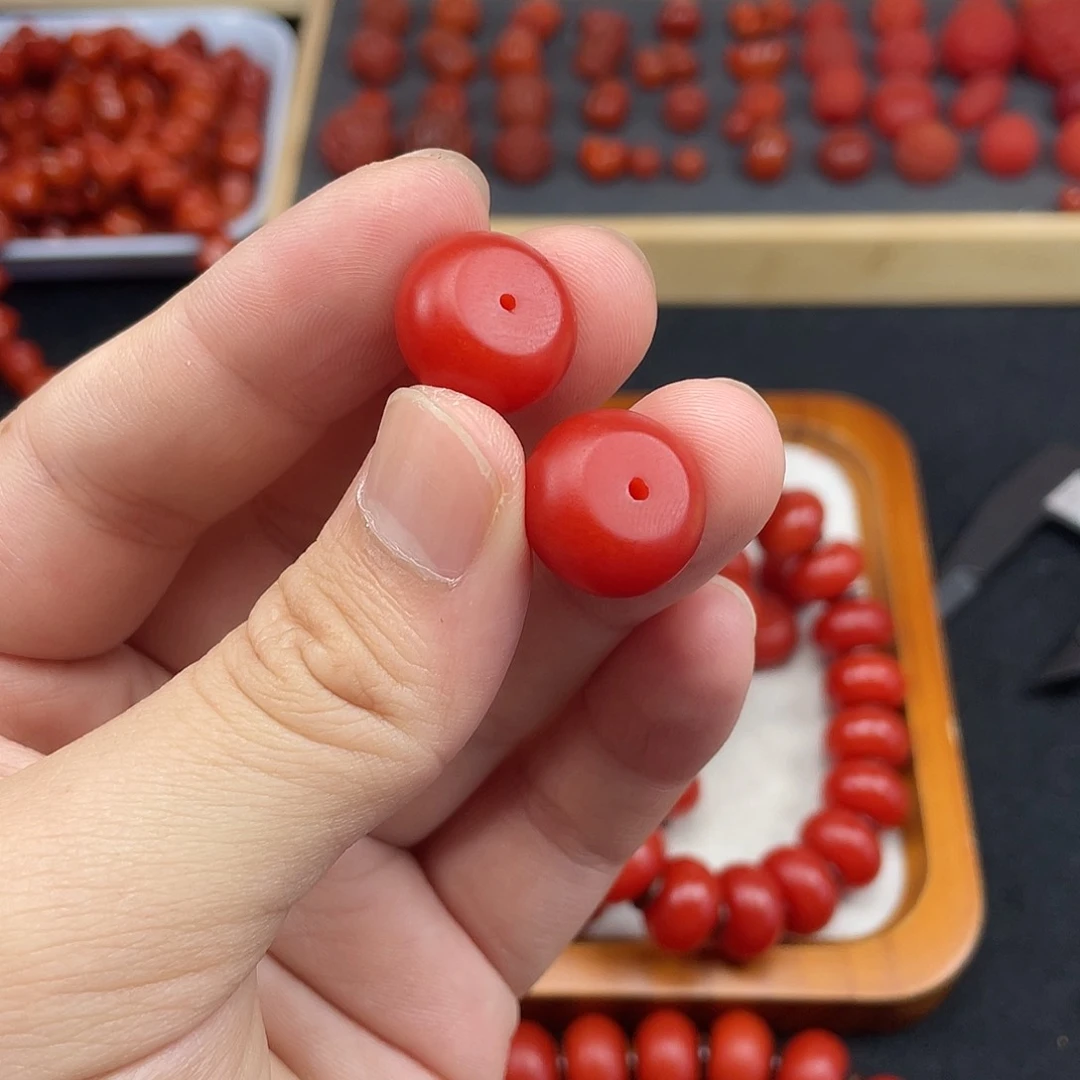 南红玛瑙9号保山锦红哑光卡16算盘珠两颗未镶嵌