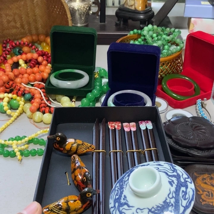 瓷片哈哈哈哈哈哈哈哈哈哈江河湖海