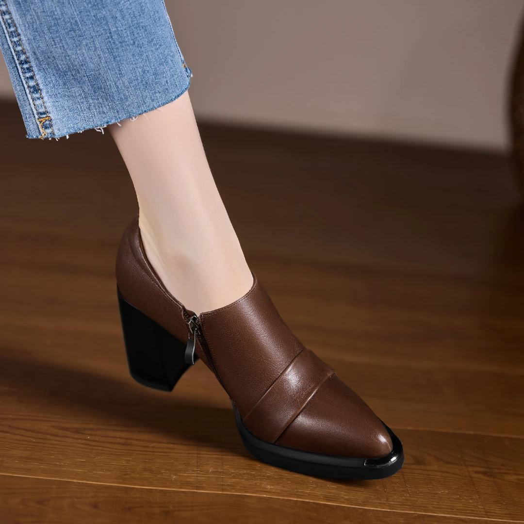 小个子手工女鞋8.5cm~秋季2025高跟鞋单鞋防水台时尚尖头粗跟棕色