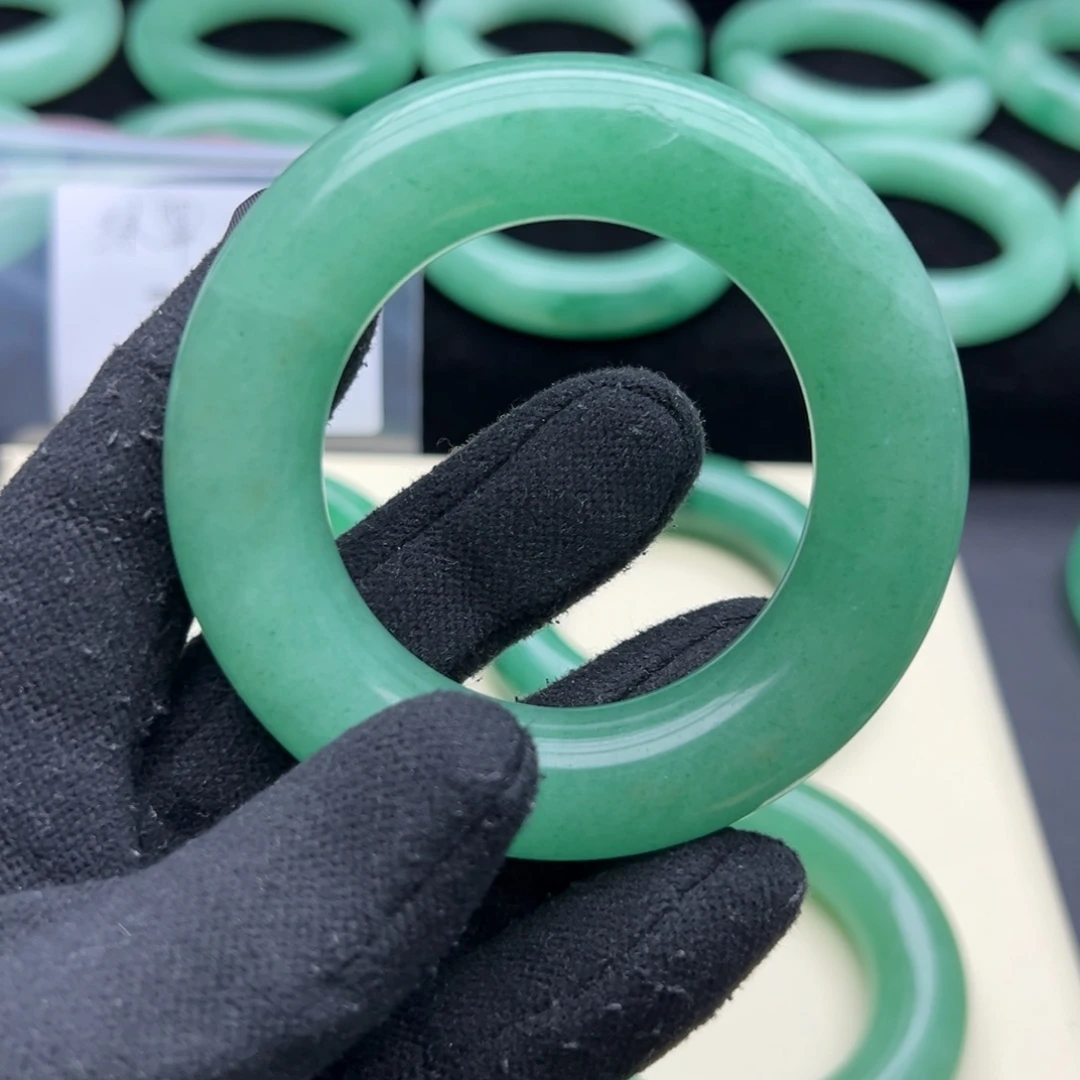 石英岩玉未镶嵌手镯52