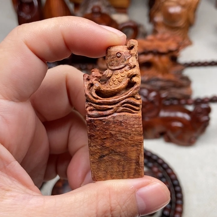 黄花梨/降香黄檀把件
