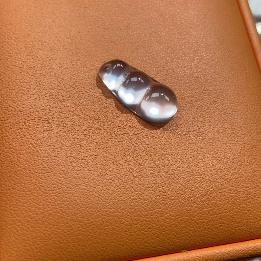 石英质玉未镶嵌颈饰小*