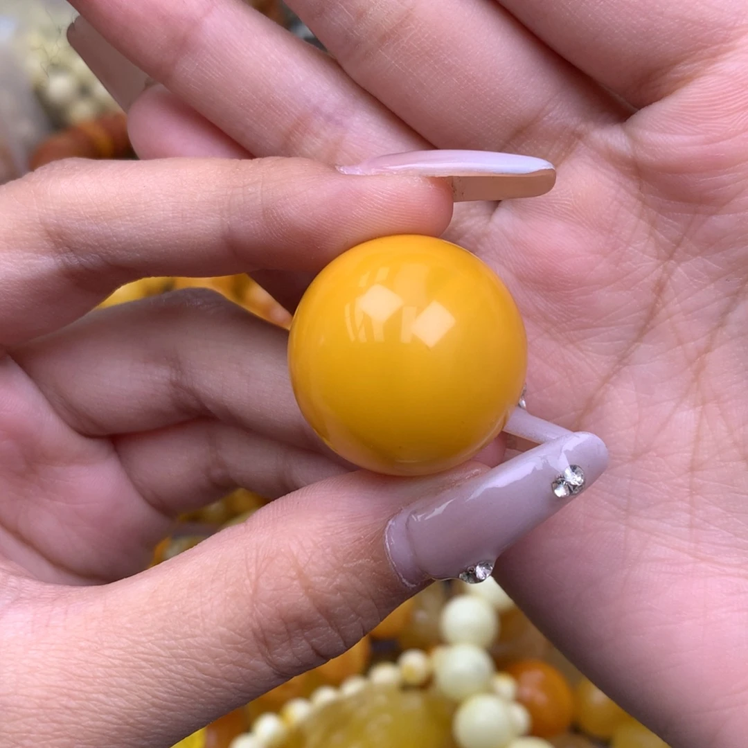 琥珀未镶嵌珠宝奇石25