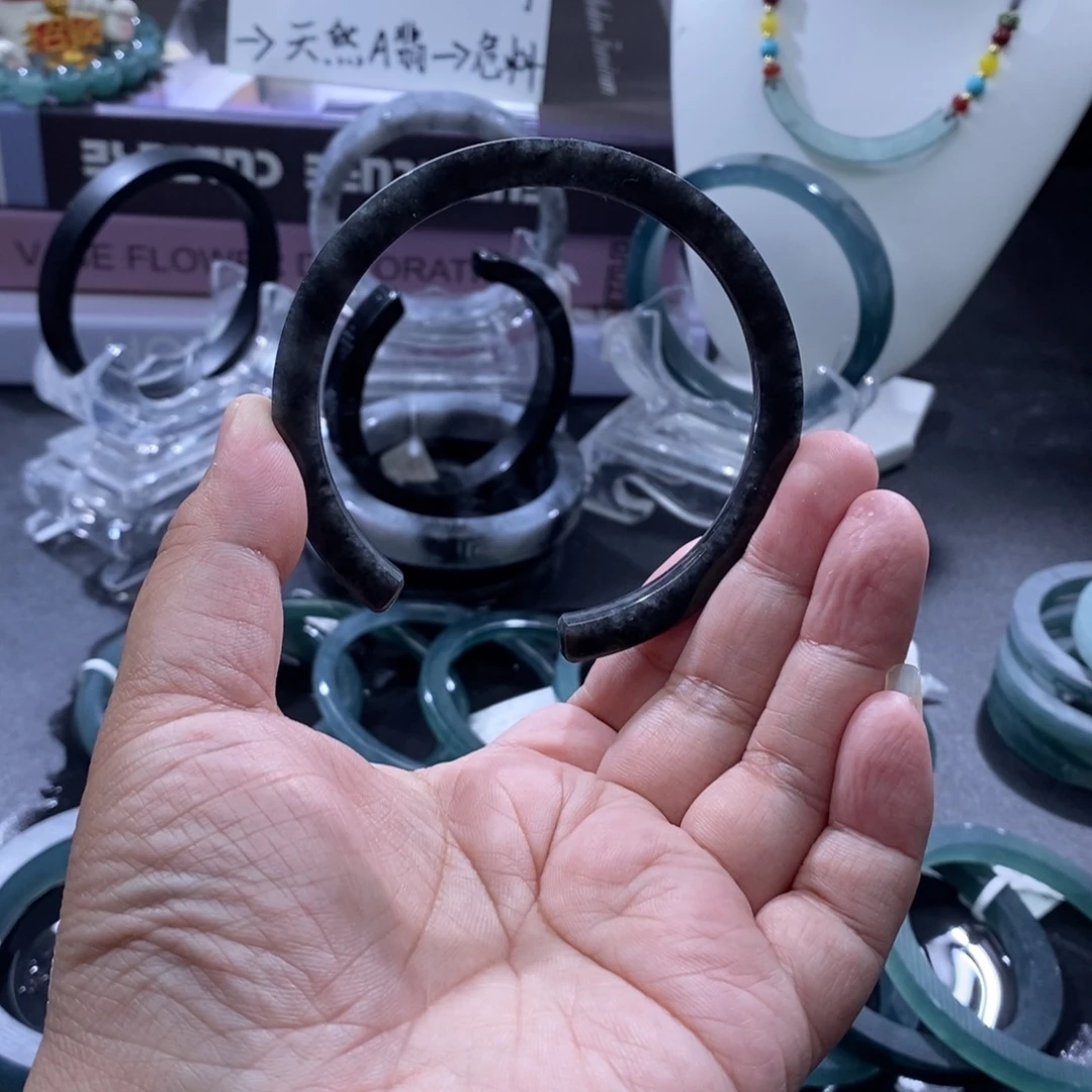 翡翠未镶嵌手镯烟雨灰乌鸡开口