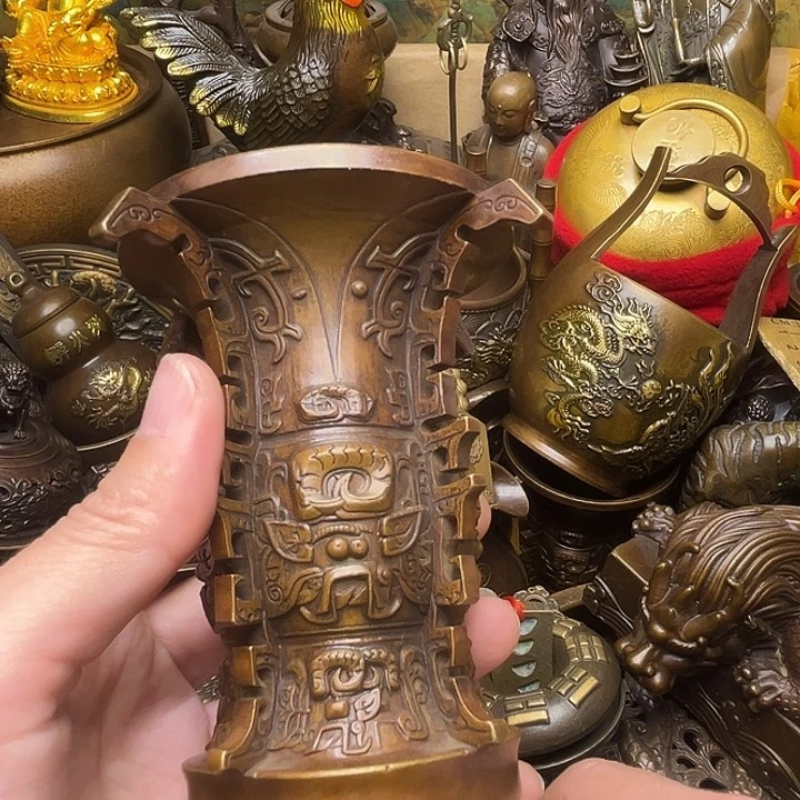 精美铜器批发档口