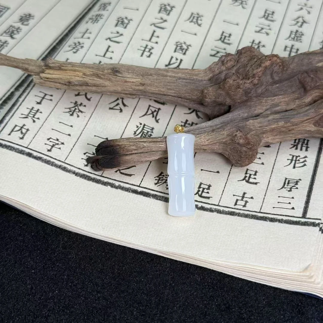 18k镶和田玉竹节吊坠 约30*10*6mm（多样性发一） FGA041ABJ062