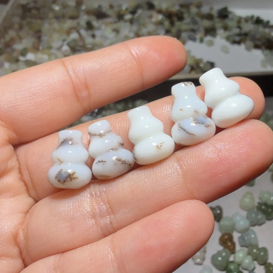 和田玉未镶嵌珠宝奇石