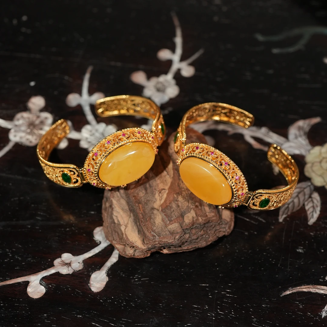 12.30香港王老板-蜜蜡琥珀镶嵌手镯多样性发一1s259