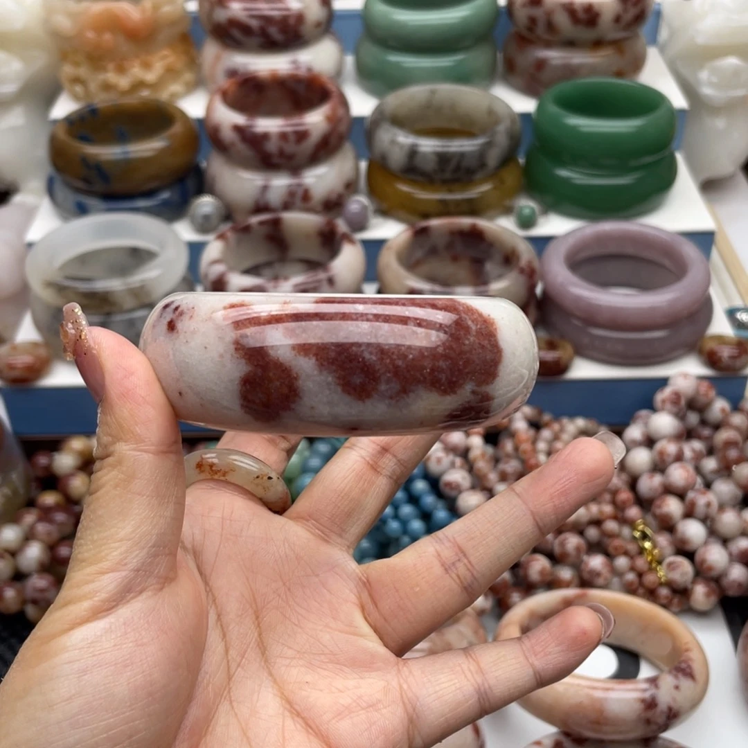 石英质玉（佘太翠）未镶嵌手镯