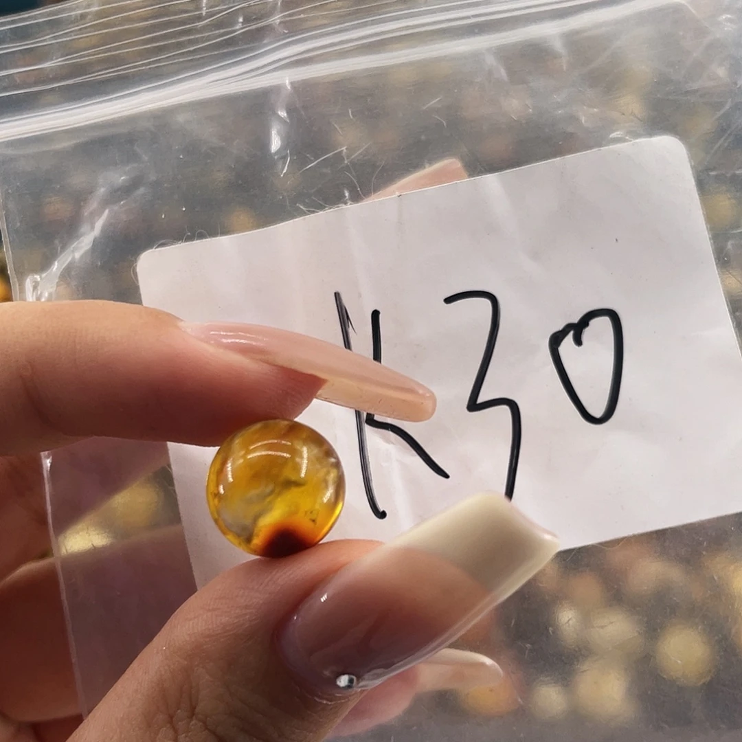 琥珀未镶嵌裸石12.1