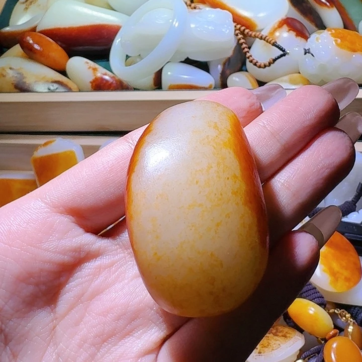 和田玉挂件未镶嵌周*?