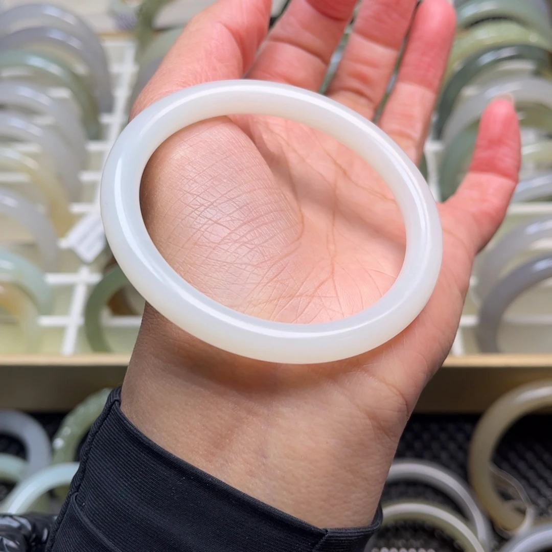 和田玉未镶嵌手镯57.8圈