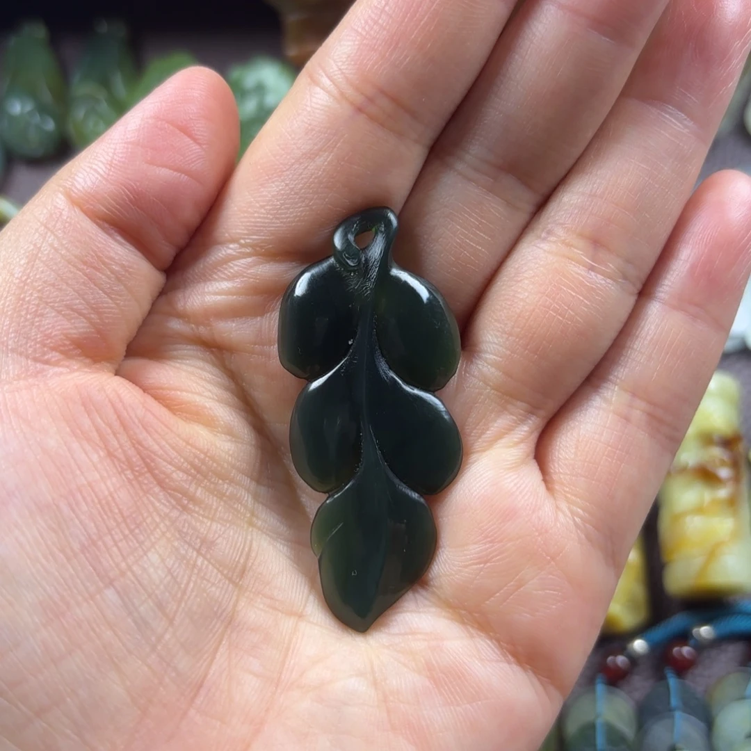 蛇纹石玉合金颈饰