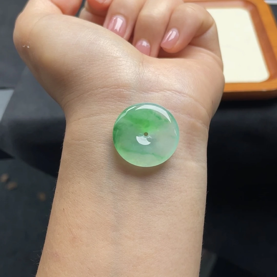 K（上新）冰阳绿平安扣翡翠a货挂件
