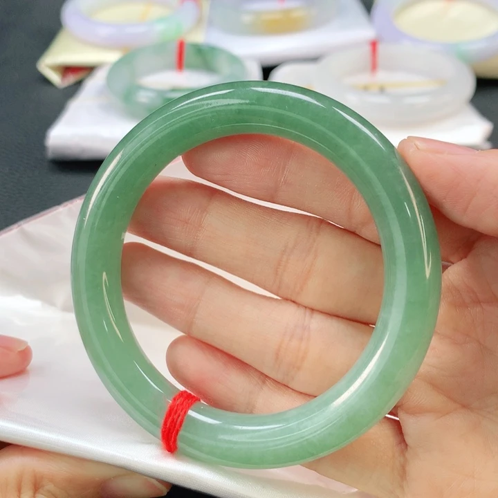 翡翠手镯足铂镶嵌缅甸圆54