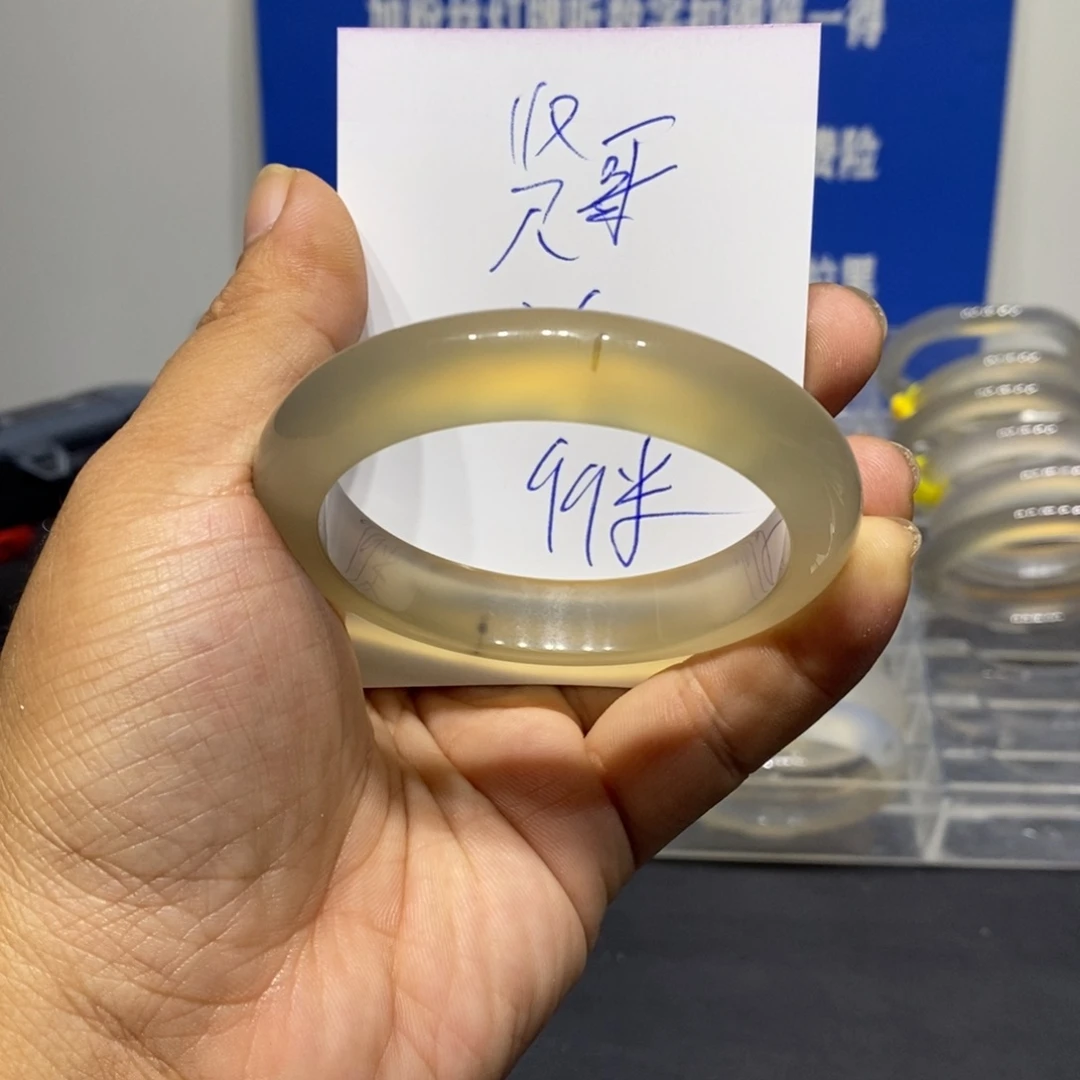 贤***哥玛瑙/玉髓未镶嵌手镯