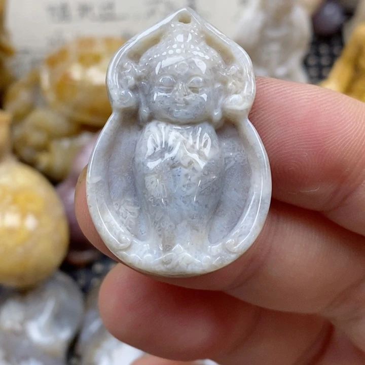 颈饰未镶嵌硅化珊瑚（珊瑚玉）小