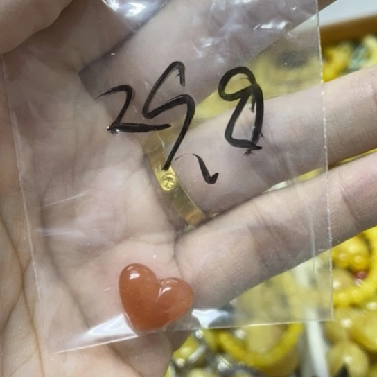 蜜蜡未镶嵌裸石吊坠