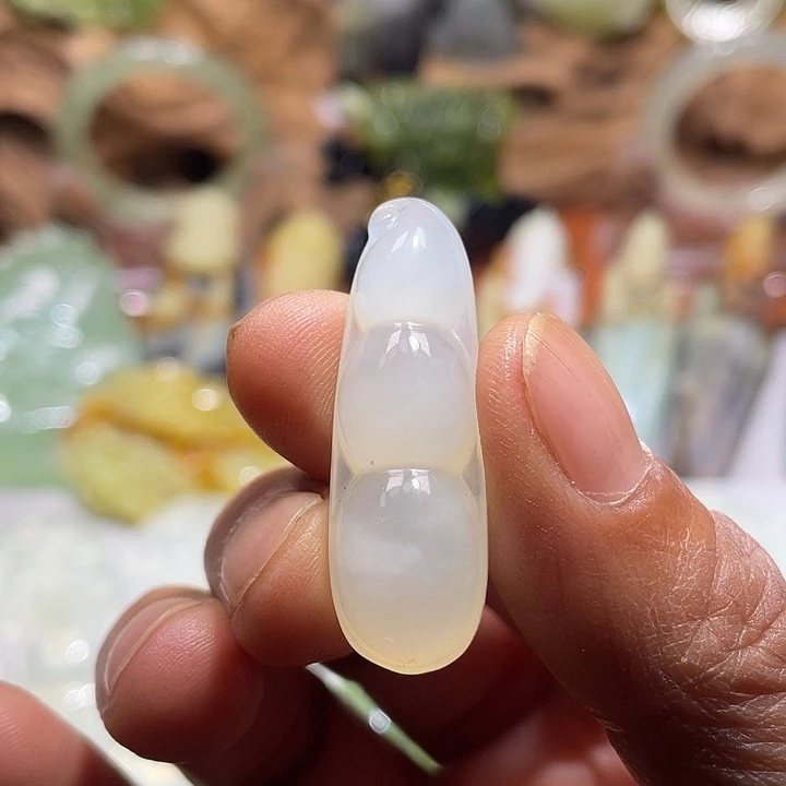 蛇纹石玉未镶嵌珠宝奇石