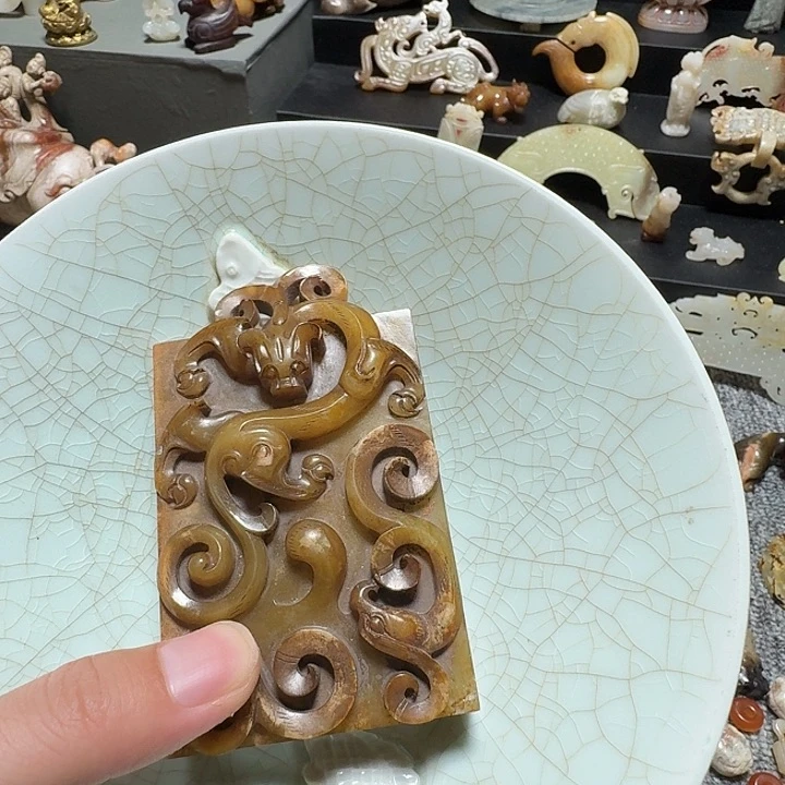 用***4瓷片双鱼青瓷开片大碗