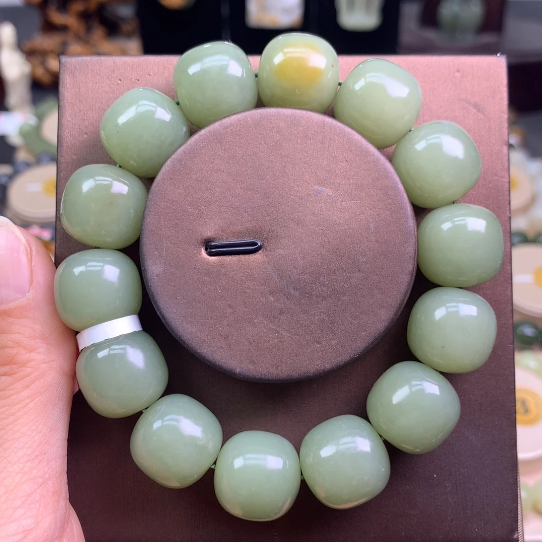 和田玉未镶嵌手串
