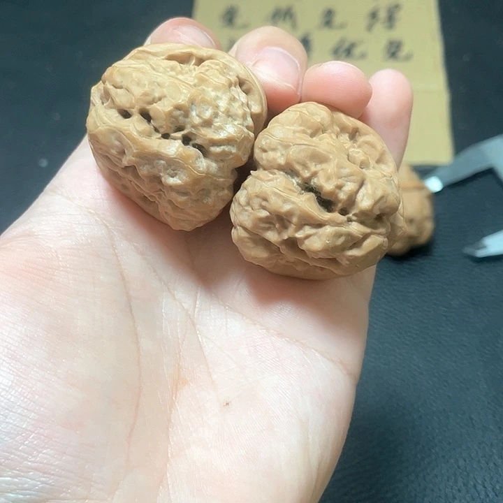 名***白吊坠文玩核桃蛤蟆