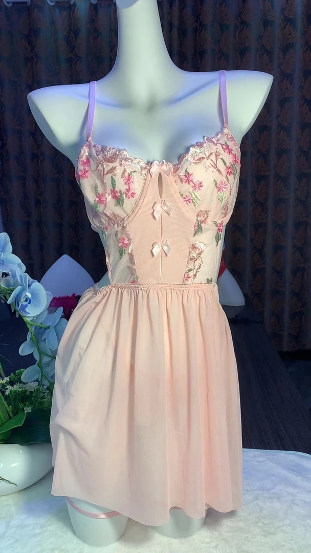 刺绣蕾丝带钢圈性感家居情调睡衣