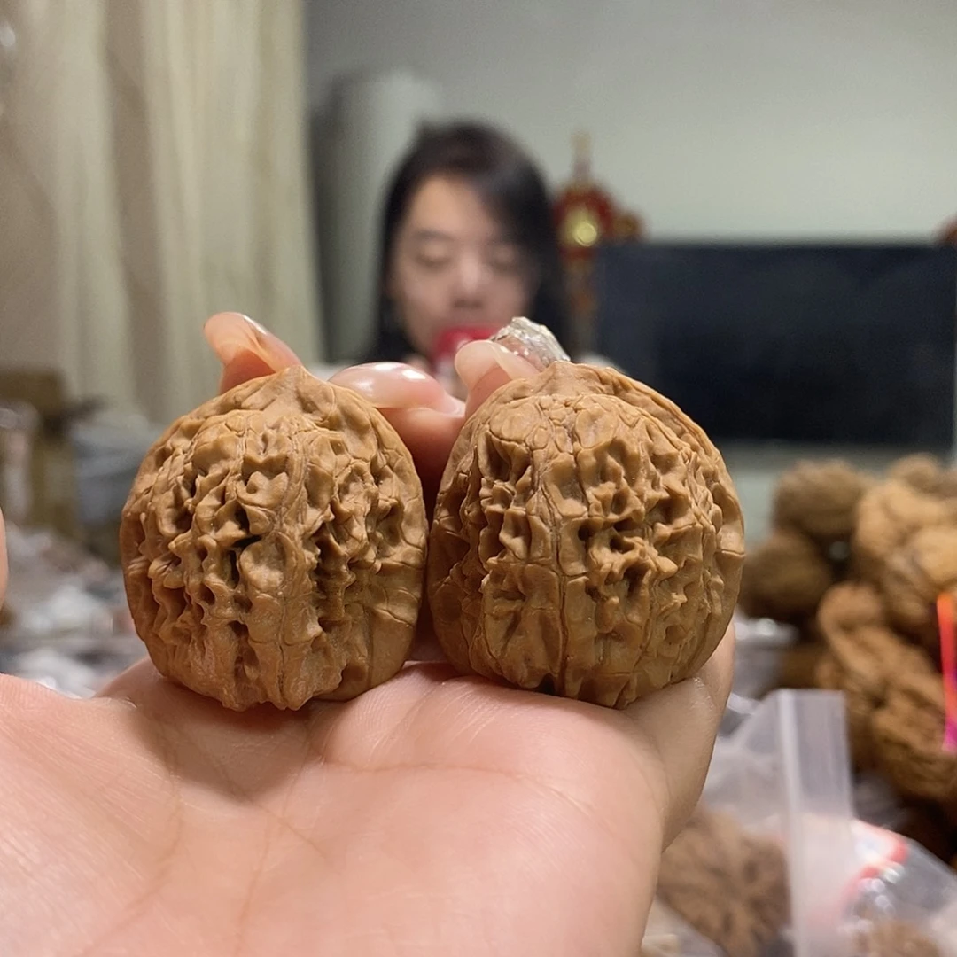 把件文玩核桃34蛟龙有光