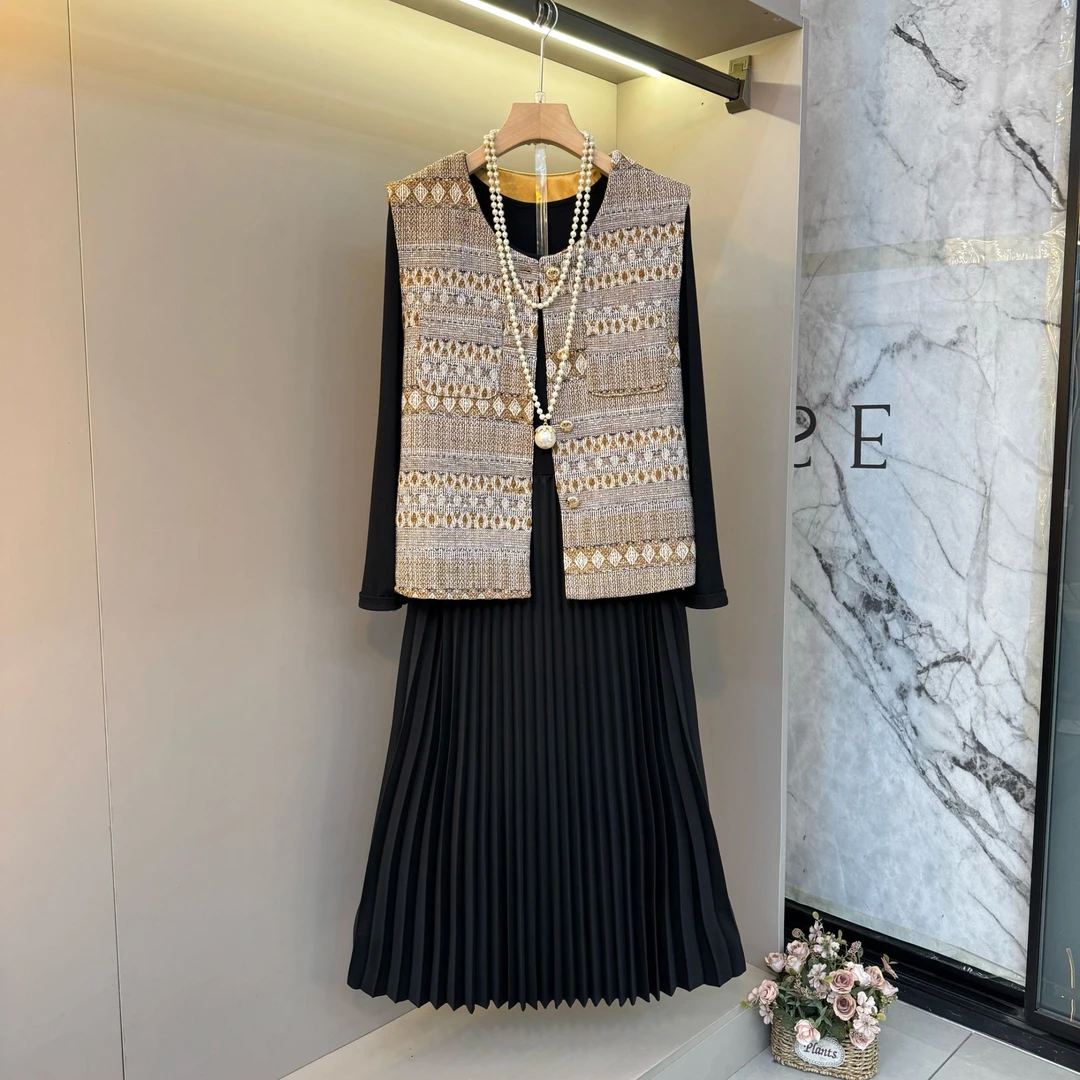 2025秋季复古提花高级显瘦设计感宽松马甲+百褶裙大码胖mm2538