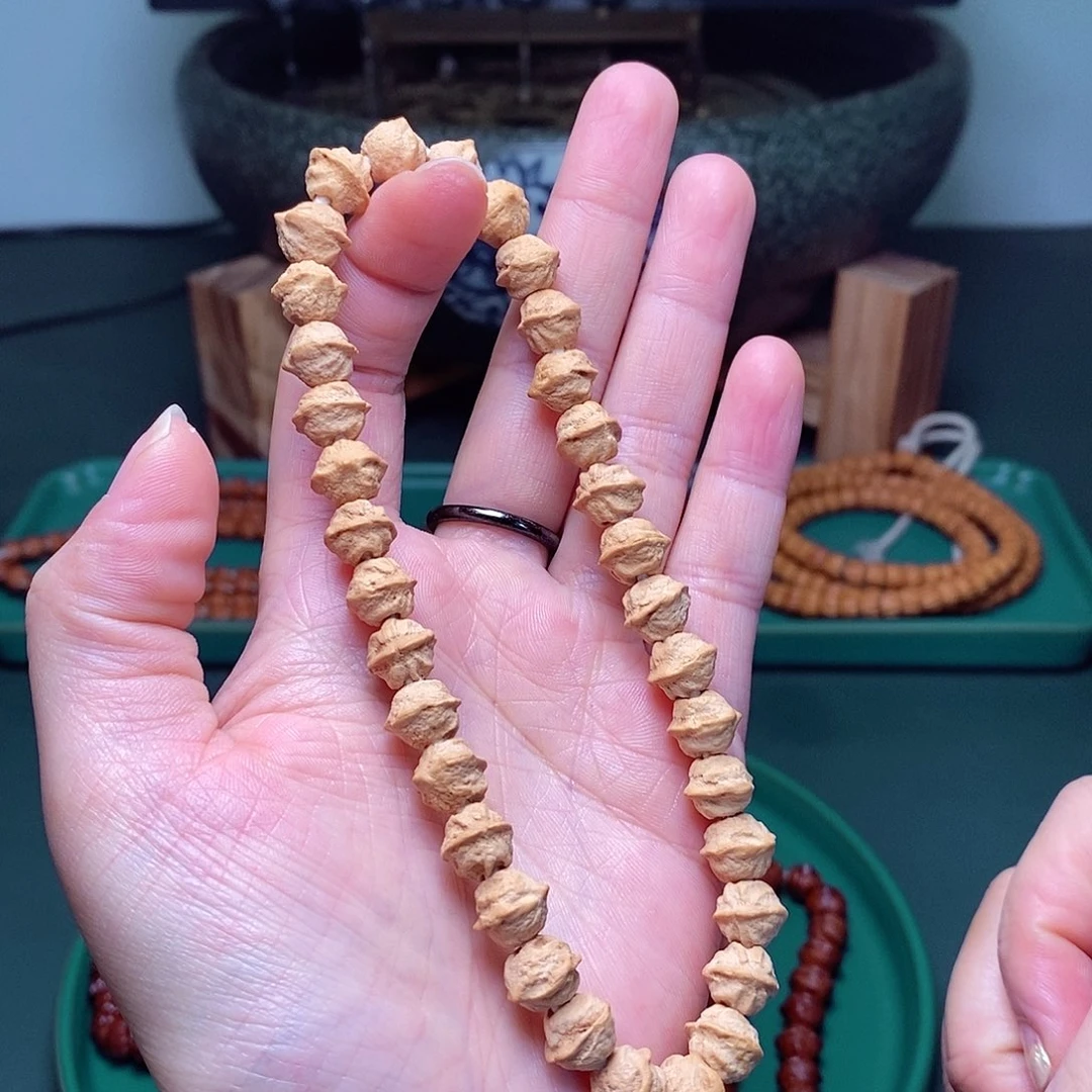 柏香籽/百香籽吊坠158横打8左右