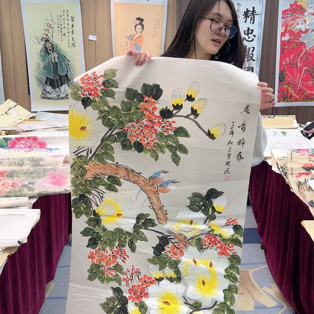 国画00后美女卖字画