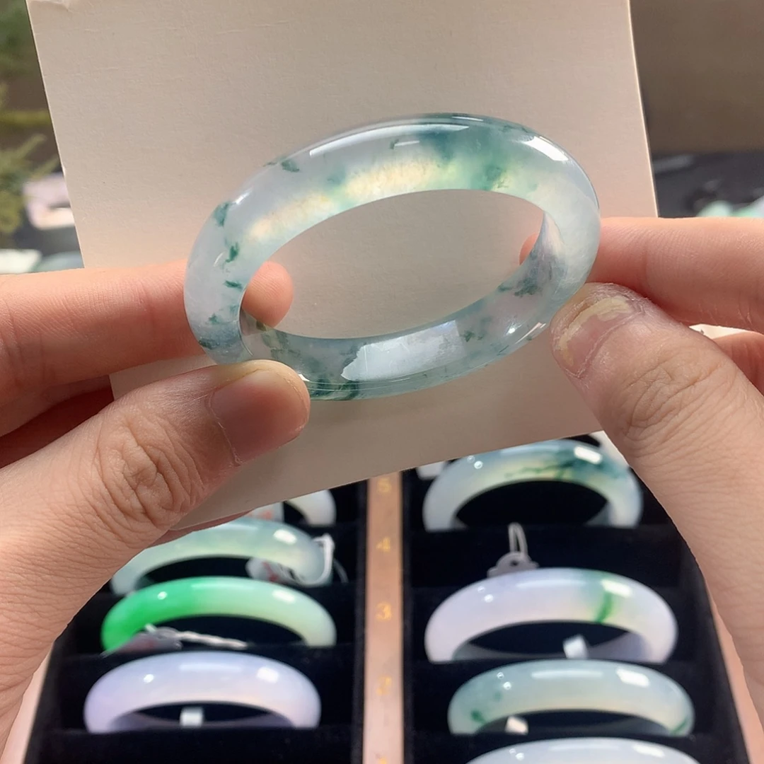 翡翠未镶嵌手镯冰蓝花贵妃