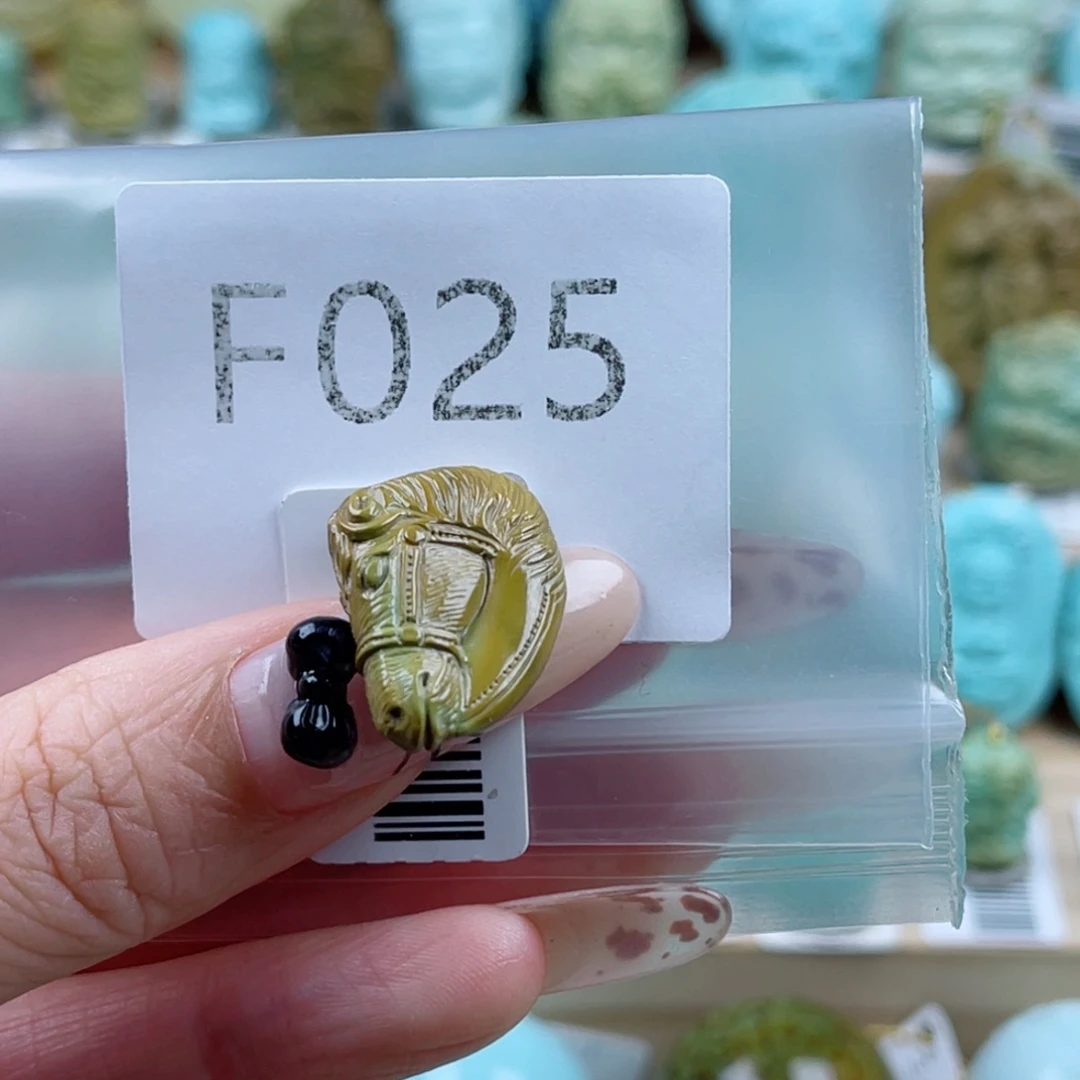 ****绿松石未镶嵌珠宝奇石