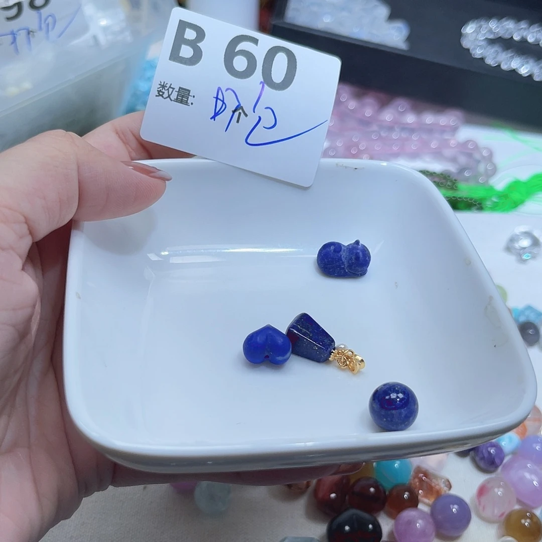 未镶嵌珠宝半成品水晶B60。