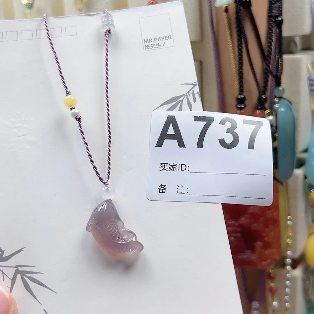 玛瑙/玉髓颈饰合金若*