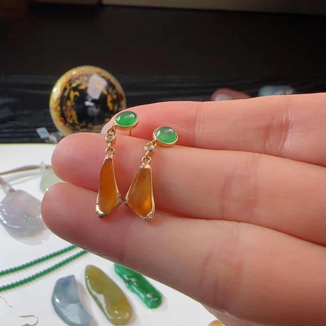 颈饰18K金镶嵌翡翠橦