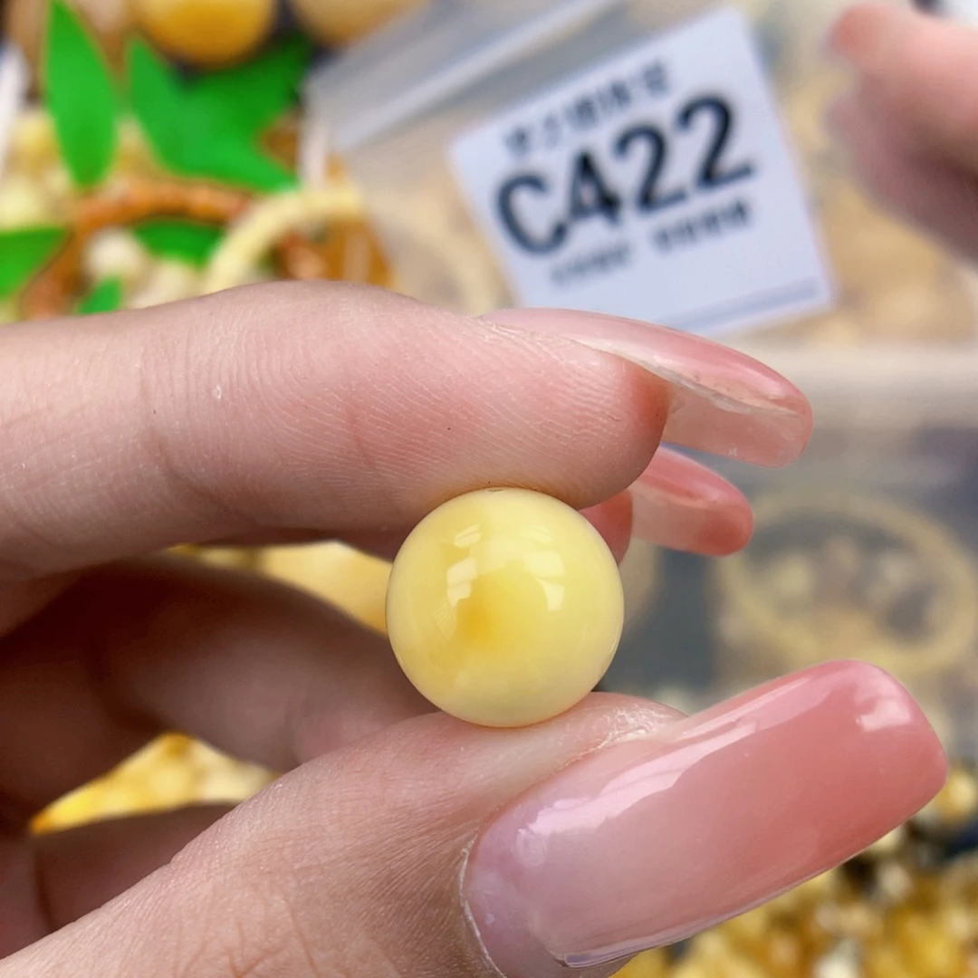 未镶嵌琥珀珠宝奇石12