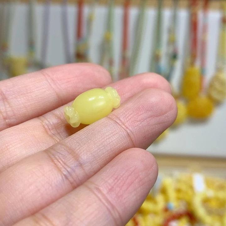 裸石琥珀未镶嵌配饰