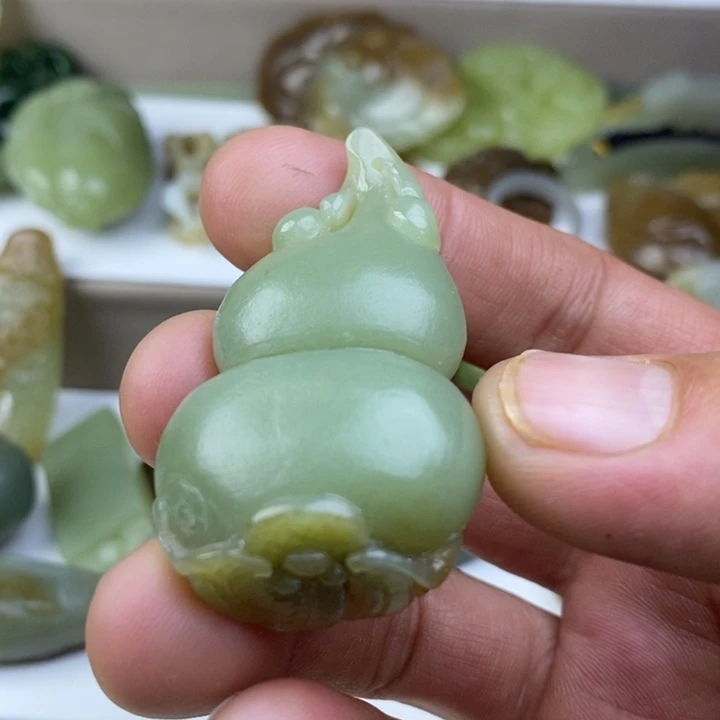 和田玉（糖玉）未镶嵌颈饰