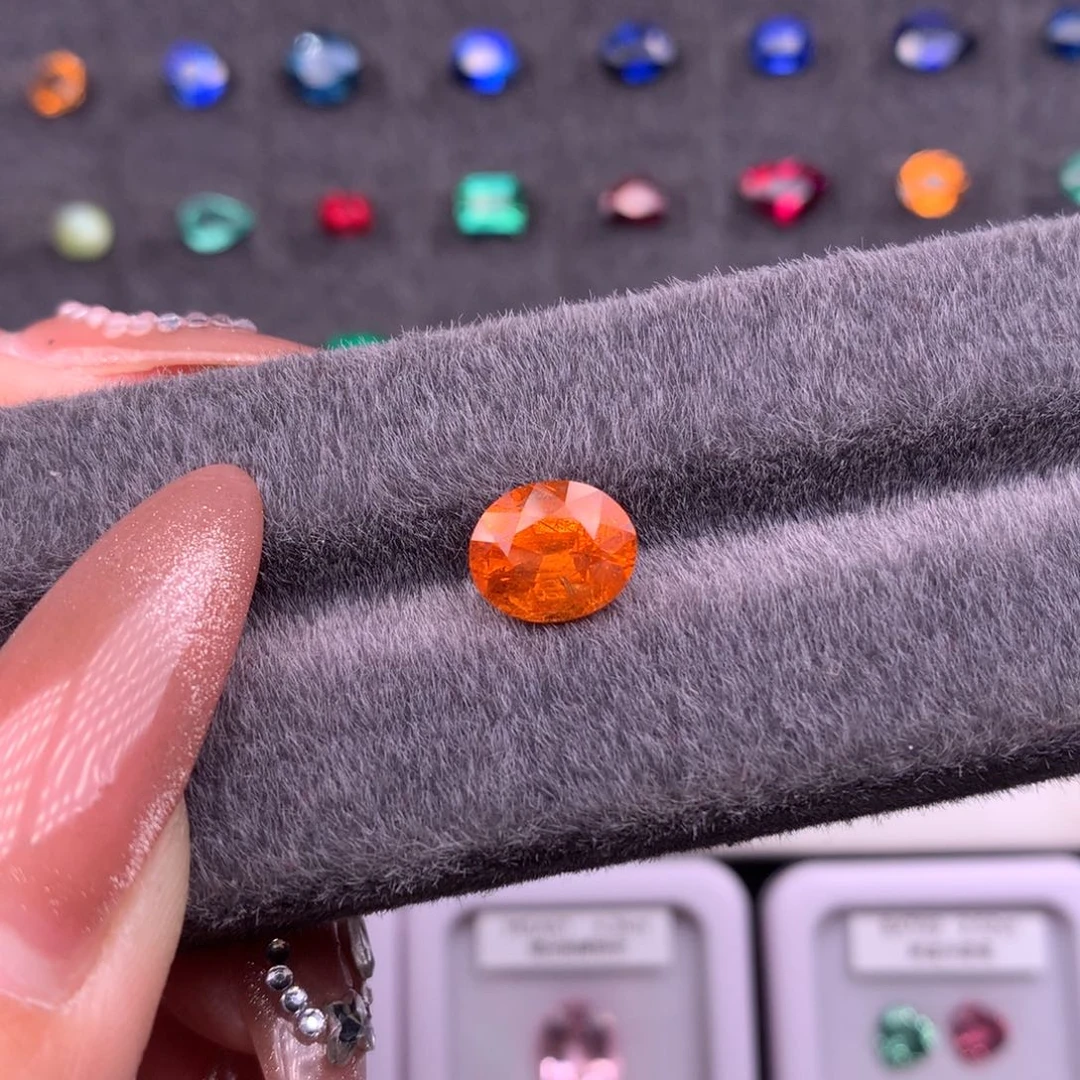 石榴石（芬达石）珠宝半成品未镶嵌林**吉3.89ct