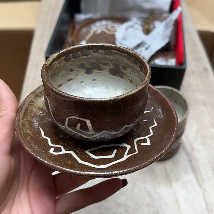 瓷片噗哈哈哈哈哈哈哈哈哈我笑得想