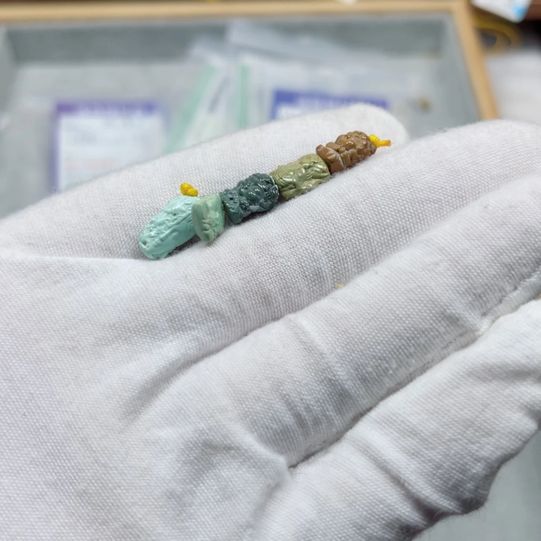 绿松石未镶嵌挂件