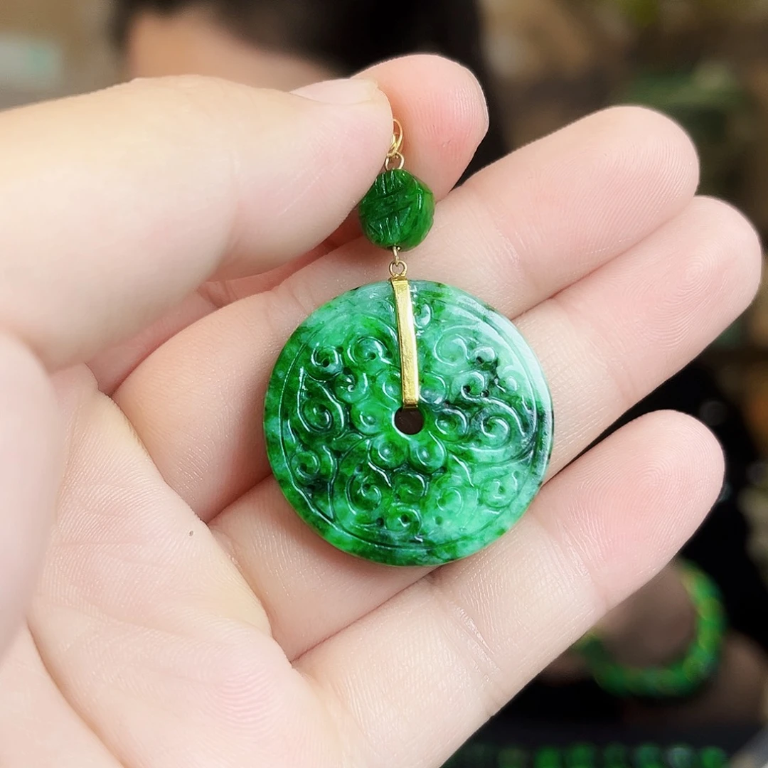 翡翠18K金镶嵌颈饰吊坠