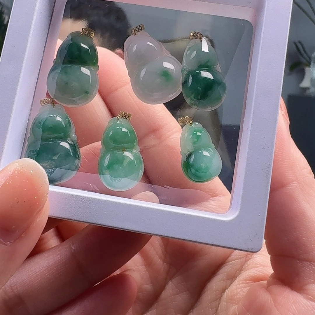 翡翠吊坠(不含链)18K金镶嵌多样性发货其一