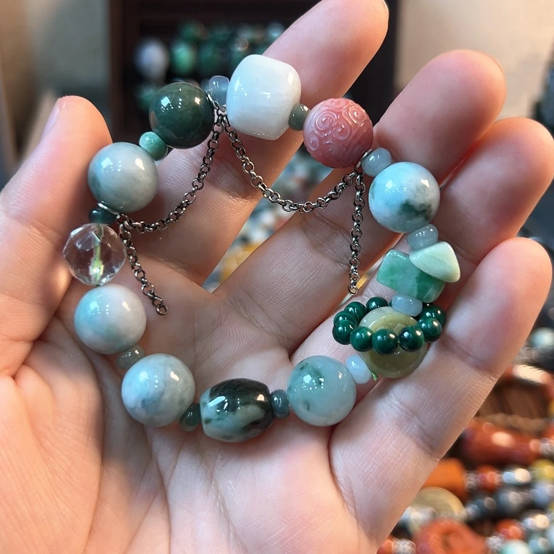 翡翠颈饰未镶嵌手串