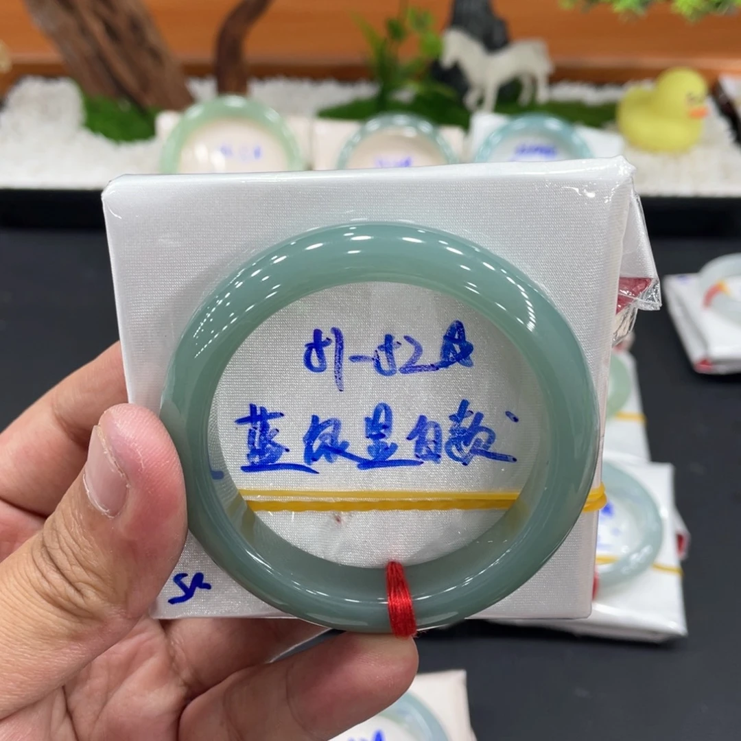 翡翠未镶嵌手镯缅甸翡翠