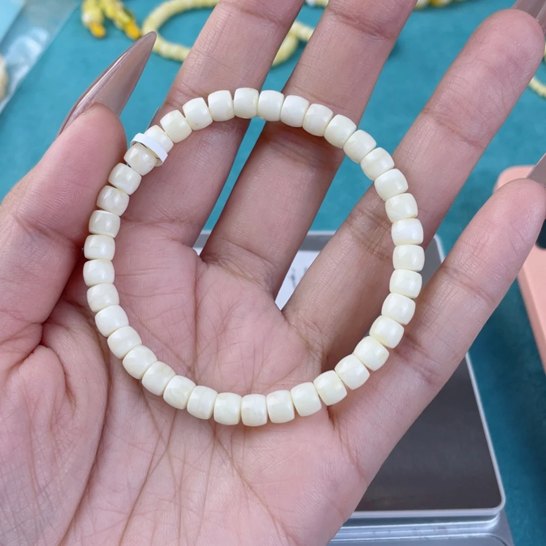 蜜蜡裸石未镶嵌蜜蜡1